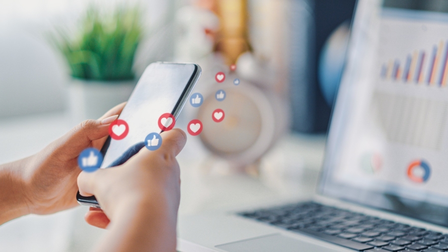 Communication_Digitale_2_AdobeStock_339447104